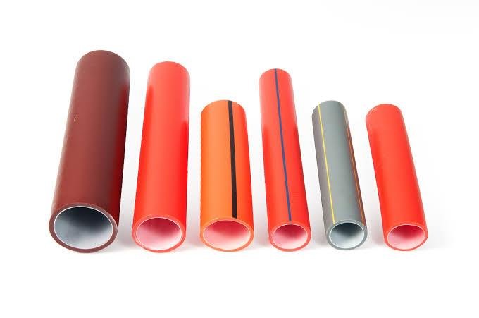 Corrugated ducts with cable cores